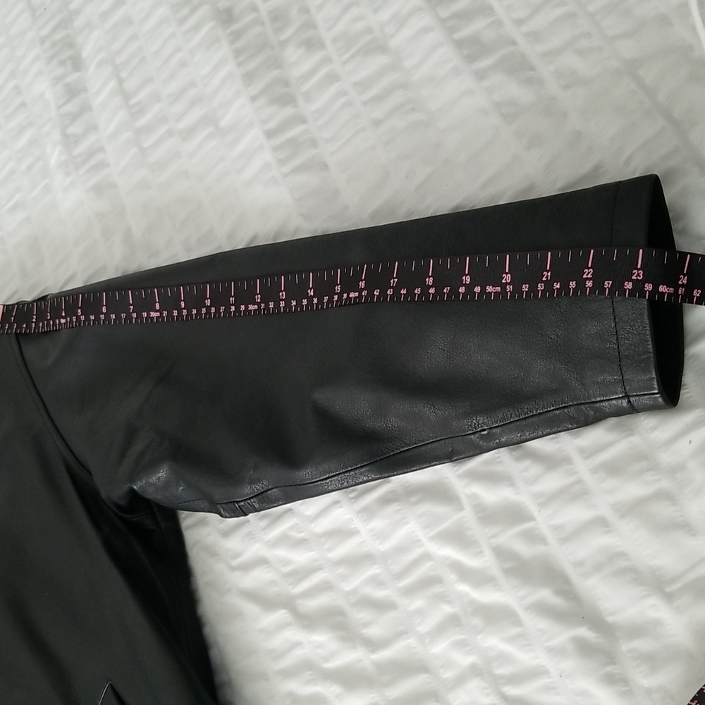 L - Jacket - Picture 12 of 13